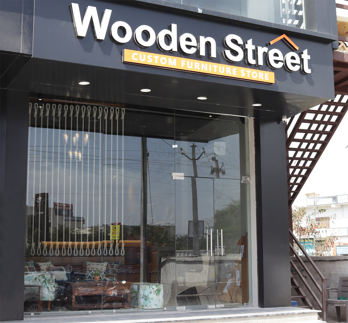 Woodenstreet furniture store